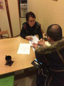 池袋口コミ評判の路地裏の占い屋さんメンター鑑定様子